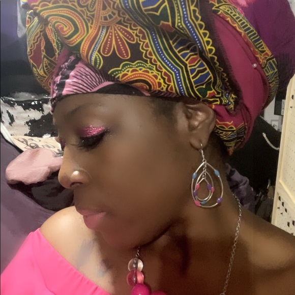 Meet your Posher, Nichole - Picture 14 of 14